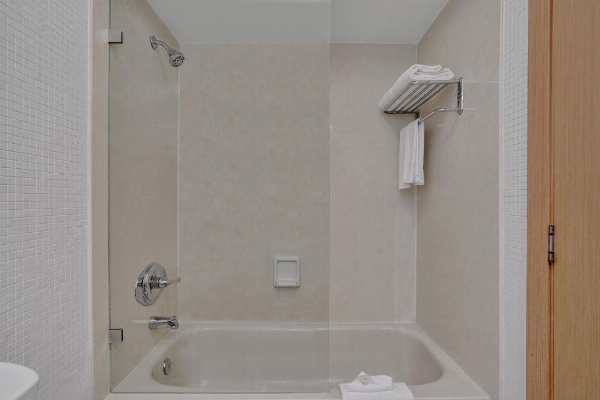 Royal Beach Palace image 25